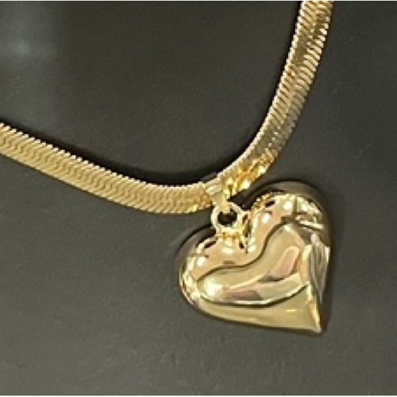 NWT ⚜️💛⚜️ House of Harlow 1960 golden tone heart pendant Necklace - Picture 14 of 14
